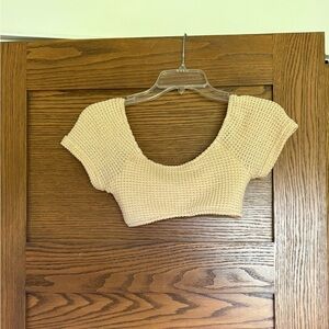 Cropped beige top